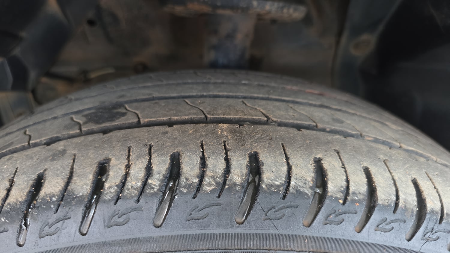 Used 2016 Maruti Suzuki S-Cross Zeta 1.3 Diesel Manual tyres LEFT FRONT TYRE TREAD VIEW