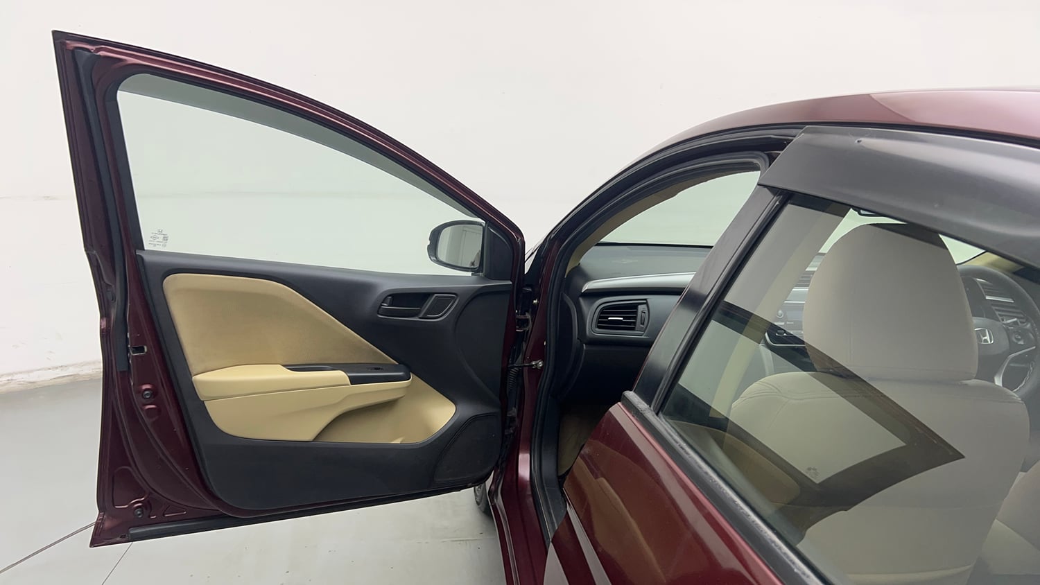 Used 2016 Honda City SV Petrol Manual interior LEFT FRONT DOOR OPEN VIEW
