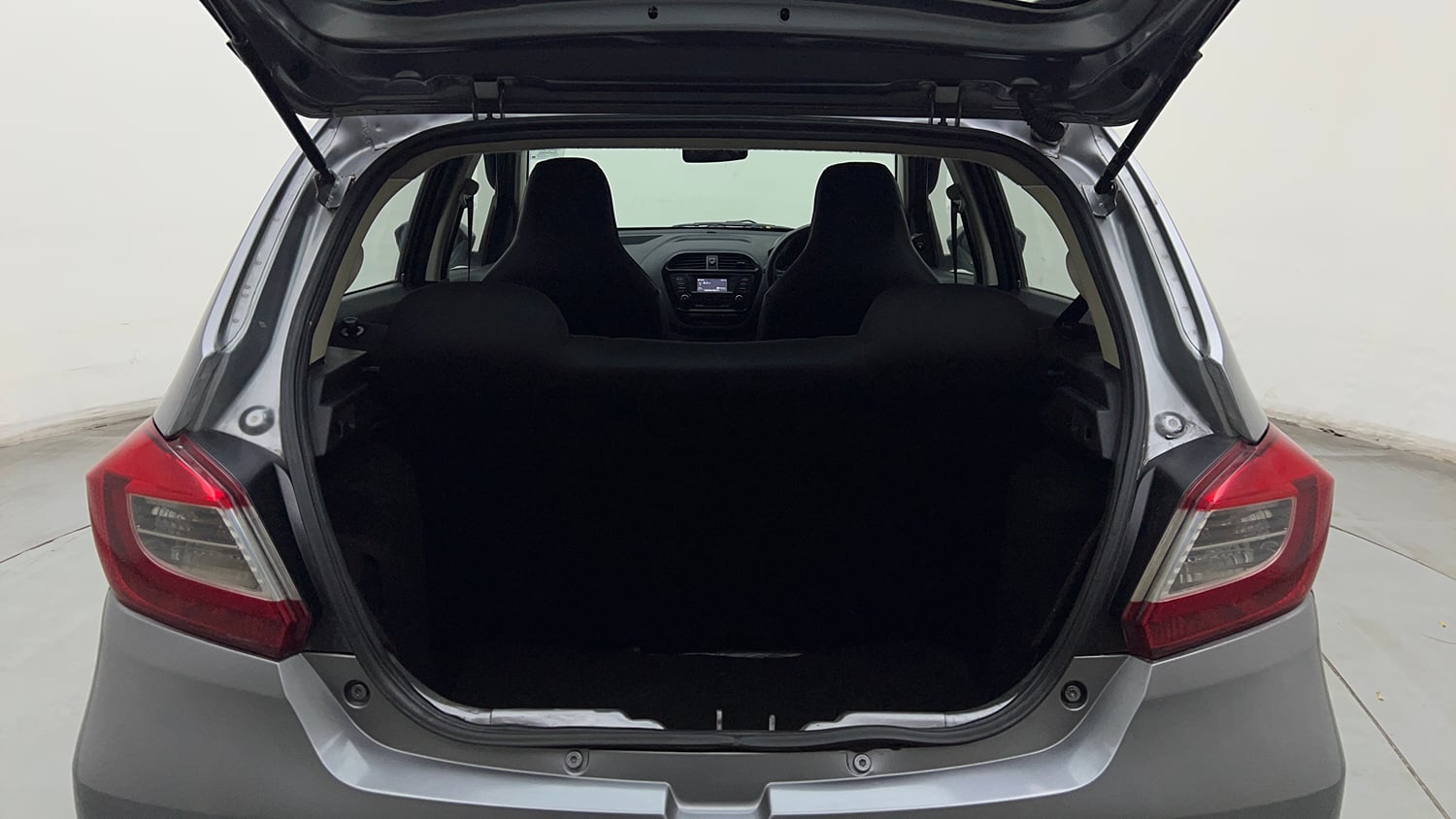 Used 2018 Tata Tiago Revotron XT Petrol Manual interior DICKY INSIDE VIEW