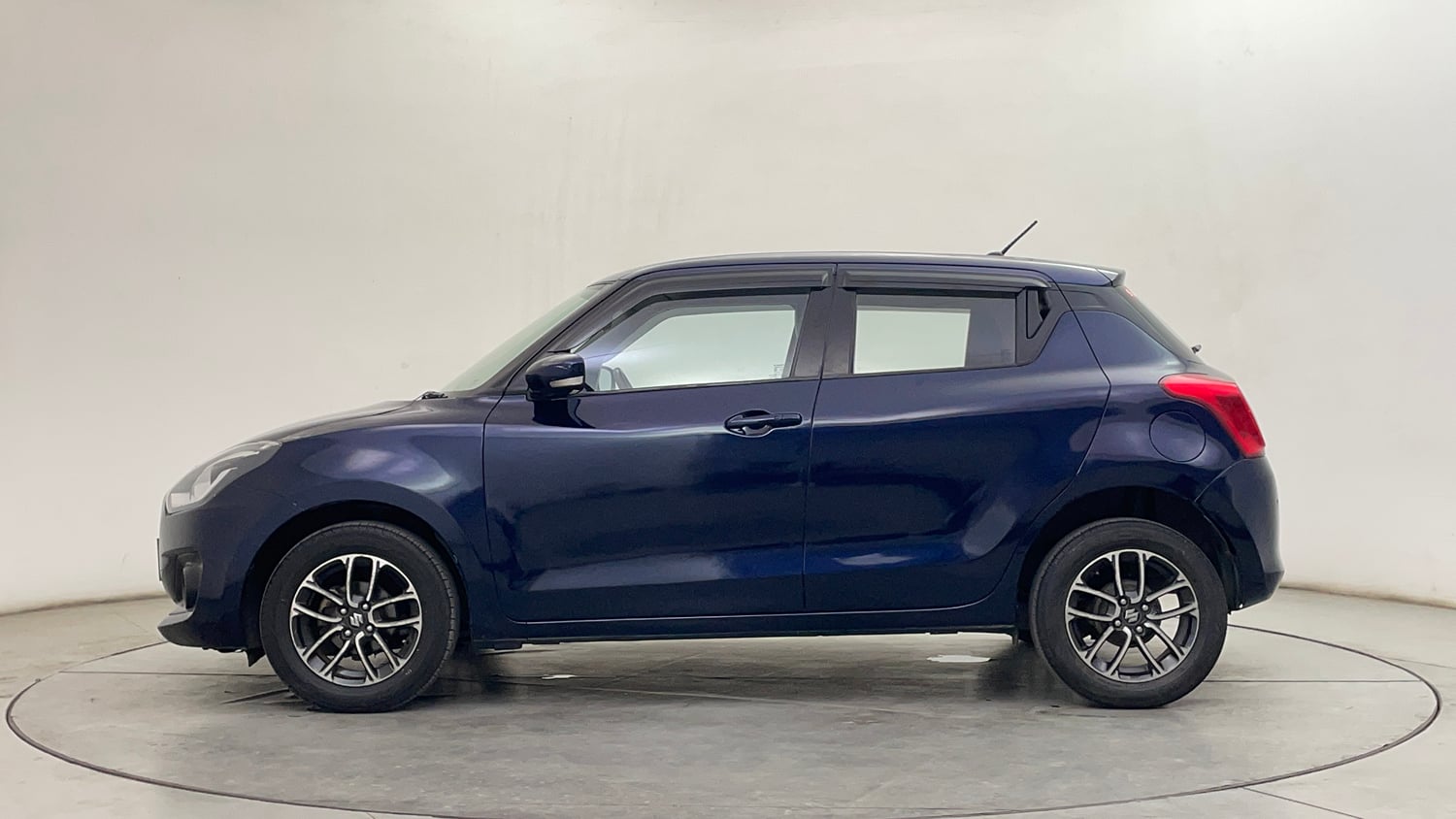 Used 2018 Maruti Suzuki Swift ZXi Plus Petrol Manual exterior LEFT SIDE VIEW