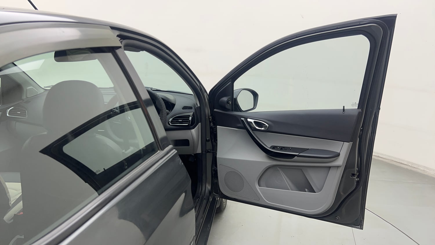 Used 2020 Tata Tiago XZA Plus Petrol Automatic interior RIGHT FRONT DOOR OPEN VIEW