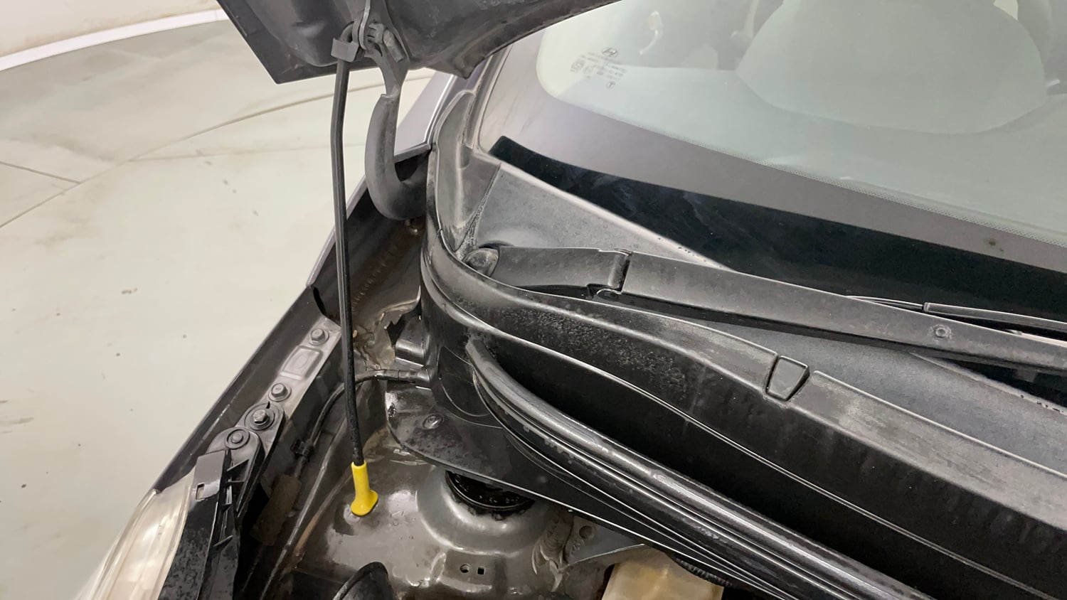Used 2019 Hyundai Grand i10 Sportz AT 1.2 Kappa VTVT Petrol Automatic engine ENGINE RIGHT SIDE HINGE & APRON VIEW
