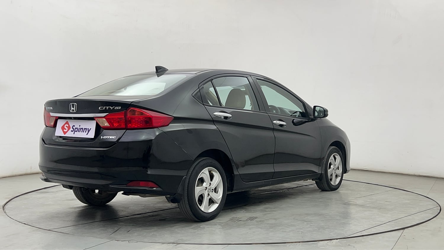 Used 2014 Honda City VX Diesel Diesel Manual exterior RIGHT REAR CORNER VIEW