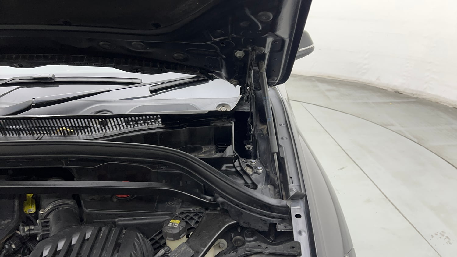 Used 2021 BMW X1 sDrive20i xLine Petrol Automatic engine ENGINE LEFT SIDE HINGE & APRON VIEW