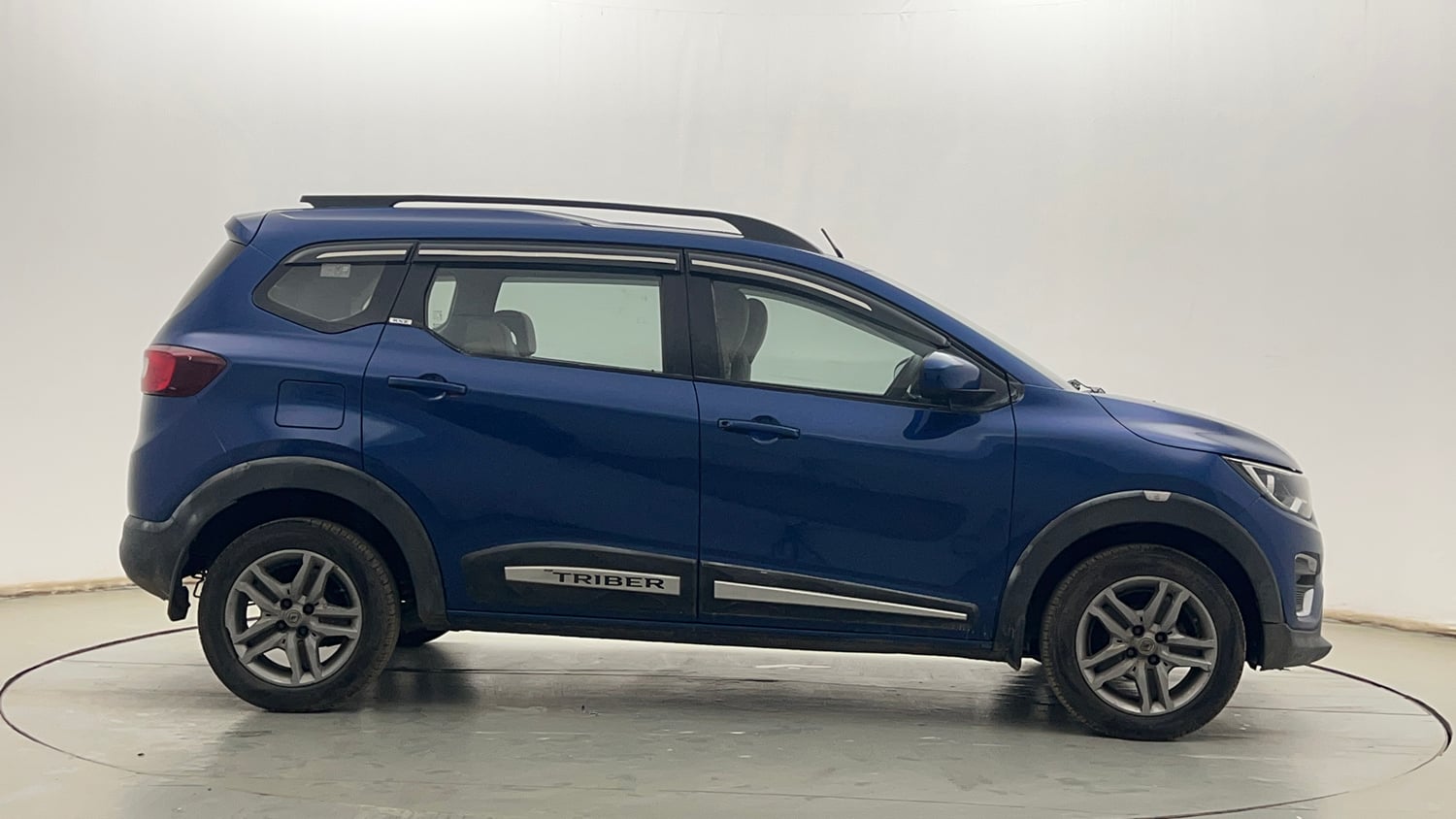 Used 2020 Renault Triber RXZ Petrol Manual exterior RIGHT SIDE VIEW