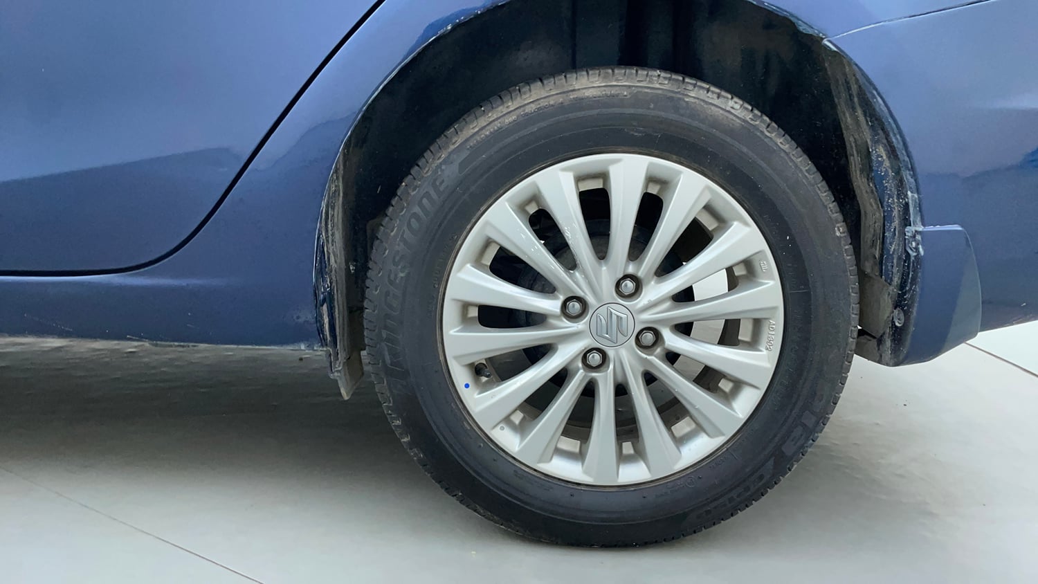 Used 2018 Maruti Suzuki Ciaz Zeta Hybrid 1.5 AT Petrol Automatic tyres LEFT REAR TYRE RIM VIEW