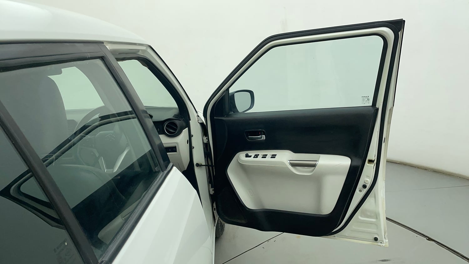 Used 2018 Maruti Suzuki Ignis Delta 1.2 MT Petrol Manual interior RIGHT FRONT DOOR OPEN VIEW
