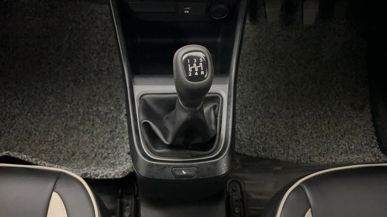 Used 2023 Tata Altroz XM Plus Petrol Petrol Manual interior GEAR  KNOB VIEW