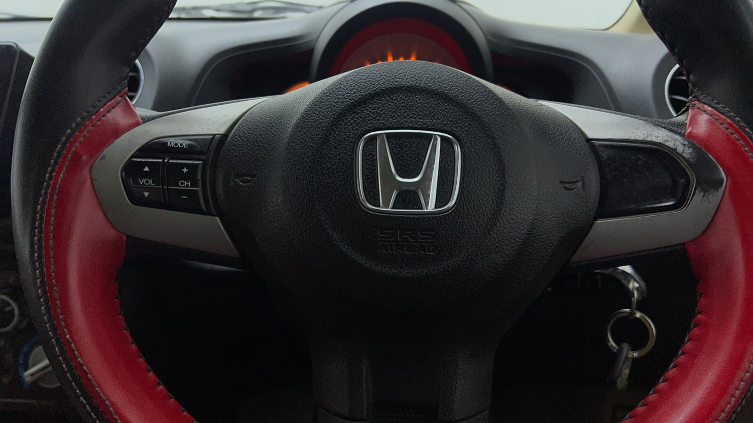 Used 2014 Honda Amaze 1.2 VX AT i-VTEC Petrol Automatic top_features Steering mounted controls