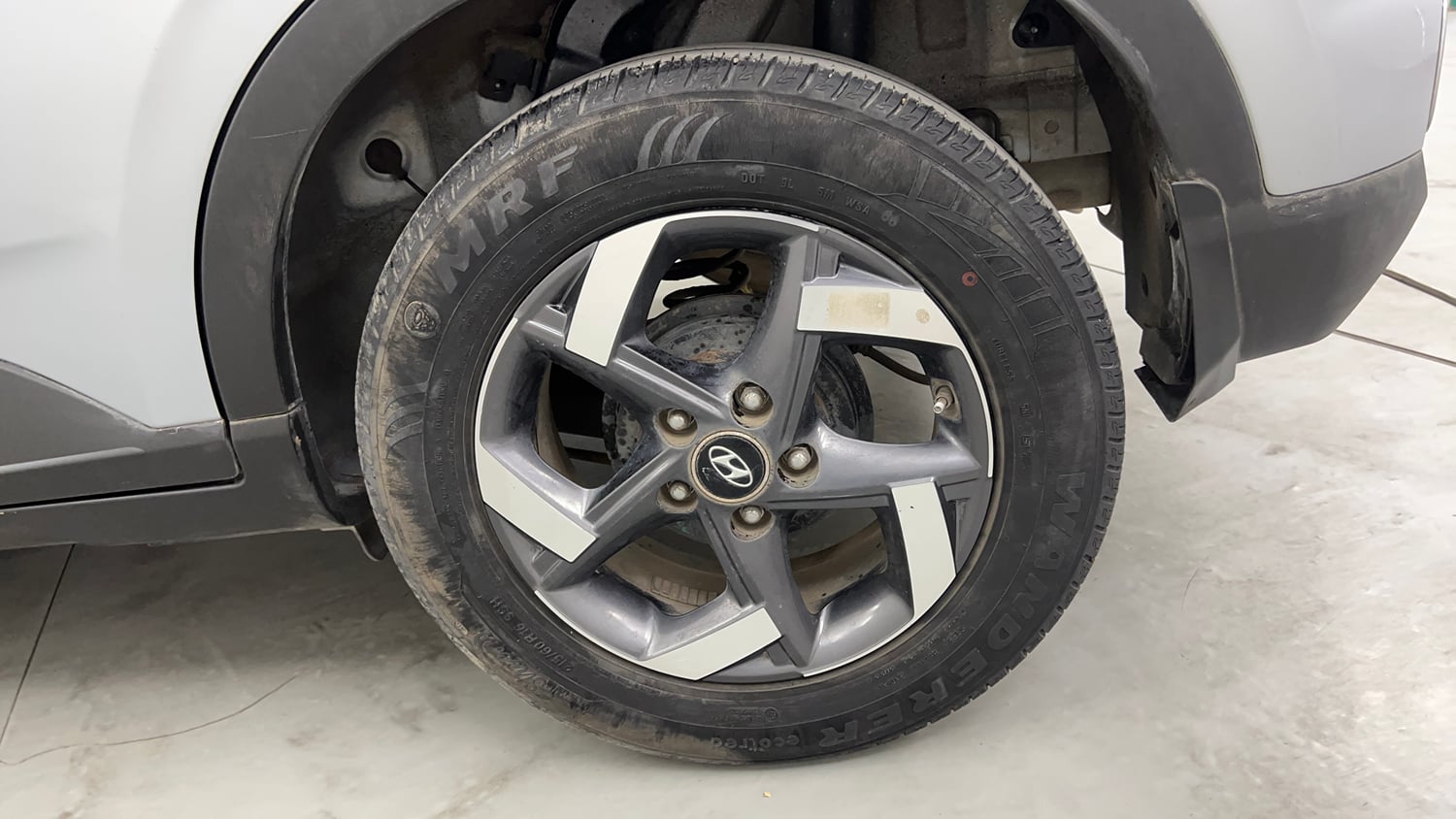 Used 2021 Hyundai Venue SX Plus 1.0 Turbo DCT Petrol Automatic tyres LEFT REAR TYRE RIM VIEW