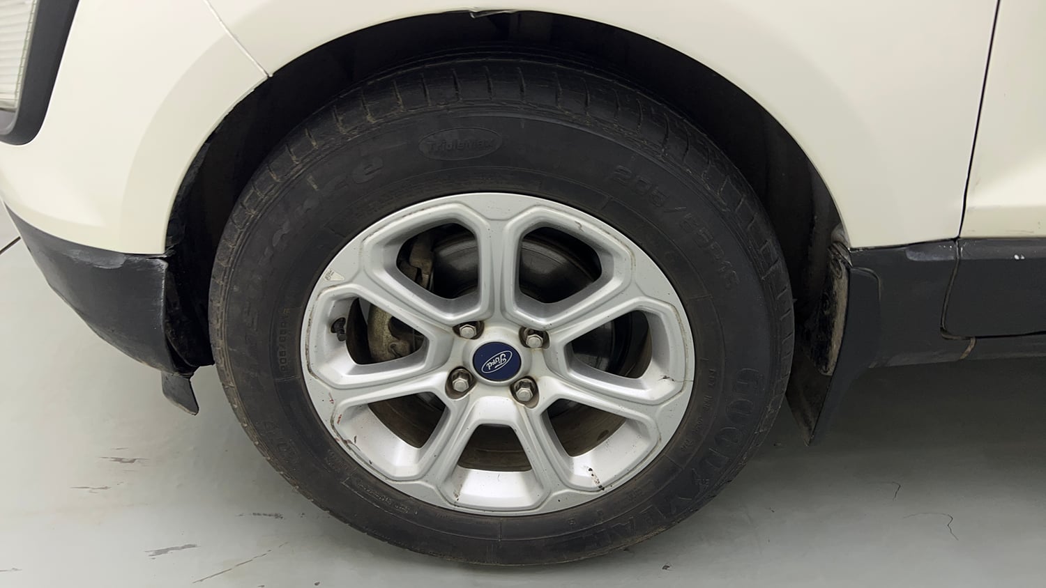 Used 2020 Ford EcoSport Titanium Plus 1.5L Ti-VCT AT Petrol Automatic tyres LEFT FRONT TYRE RIM VIEW