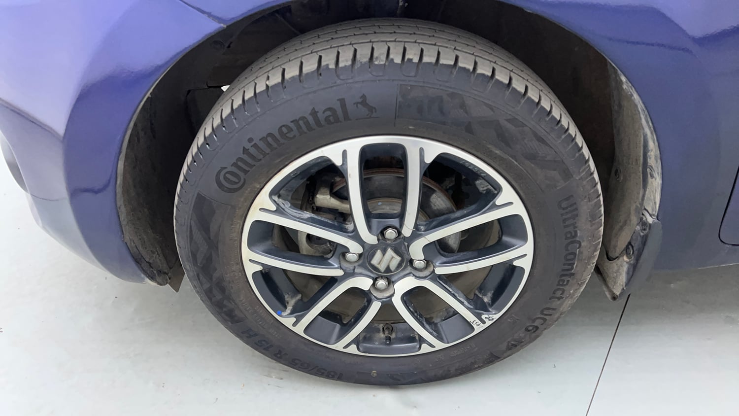 Used 2019 Maruti Suzuki Swift ZXi Plus AMT Petrol Automatic tyres LEFT FRONT TYRE RIM VIEW