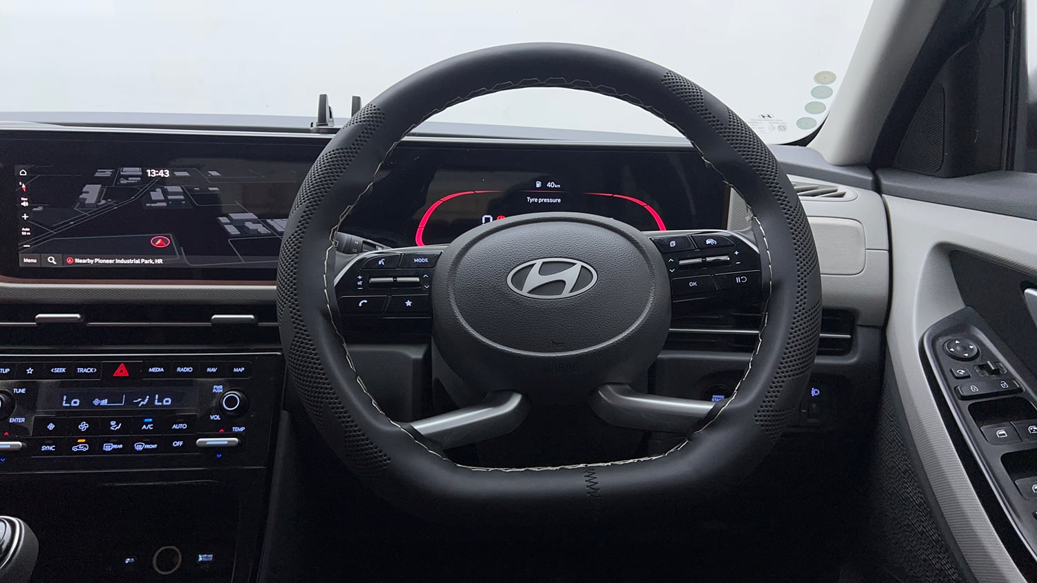 Used 2024 Hyundai Creta 1.5 MPi Petrol MT SX Petrol Manual interior STEERING VIEW