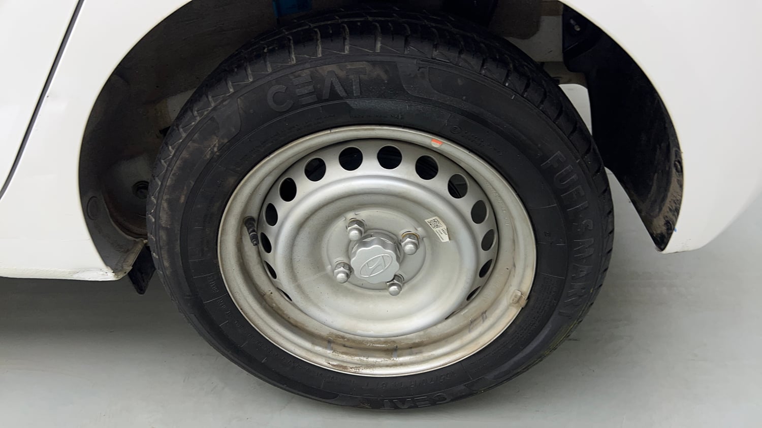 Used 2025 Hyundai Grand i10 Nios Era 1.2 Kappa Petrol Manual tyres LEFT REAR TYRE RIM VIEW