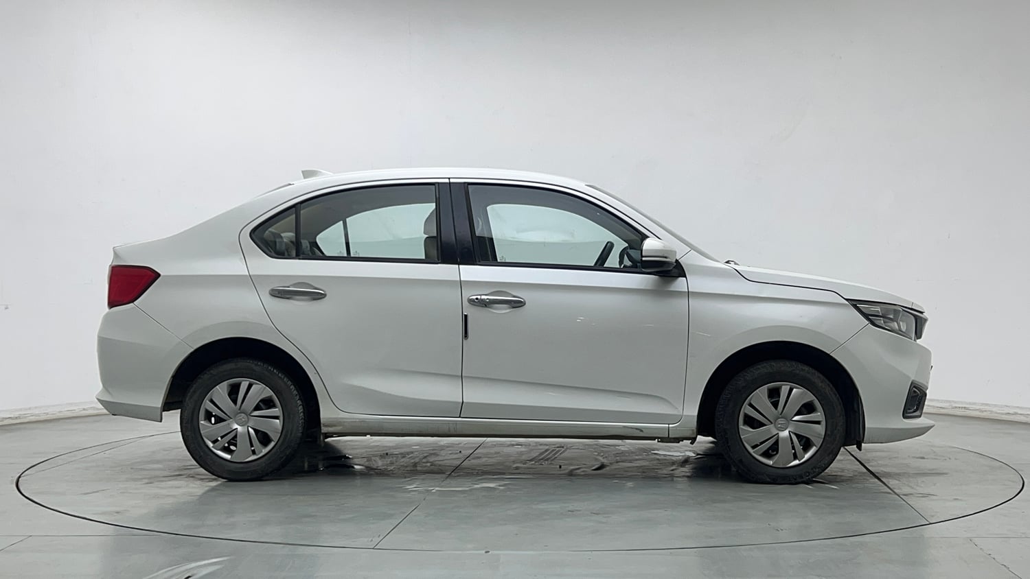 Used 2019 Honda Amaze 1.2 S CVT Petrol Petrol Automatic exterior RIGHT SIDE VIEW