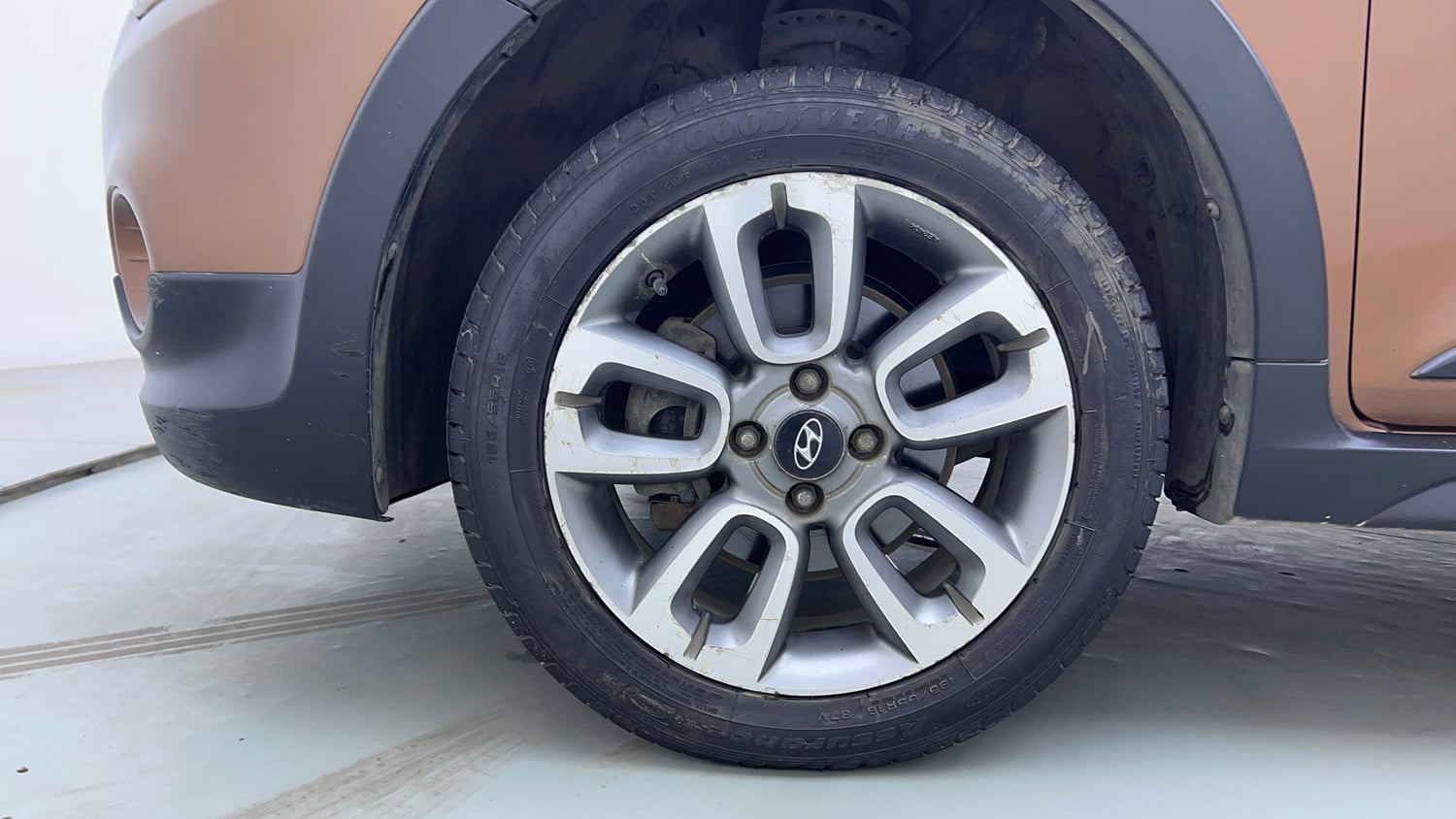 Used 2016 Hyundai i20 Active 1.2 S Petrol Manual tyres LEFT FRONT TYRE RIM VIEW