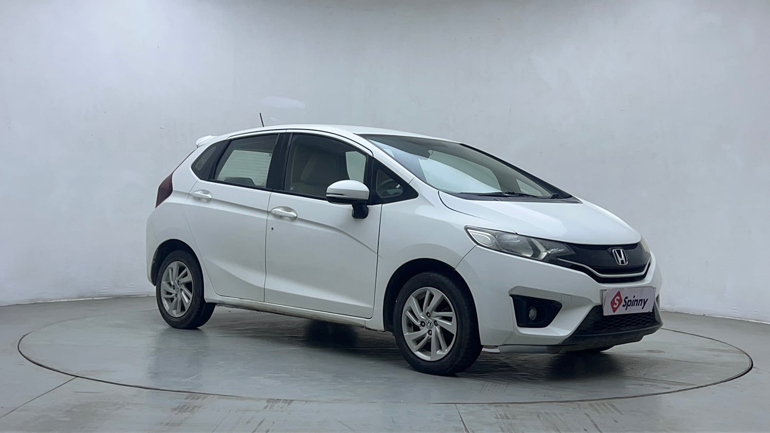 Used 2015 Honda Jazz V Petrol Petrol Manual exterior RIGHT FRONT CORNER VIEW