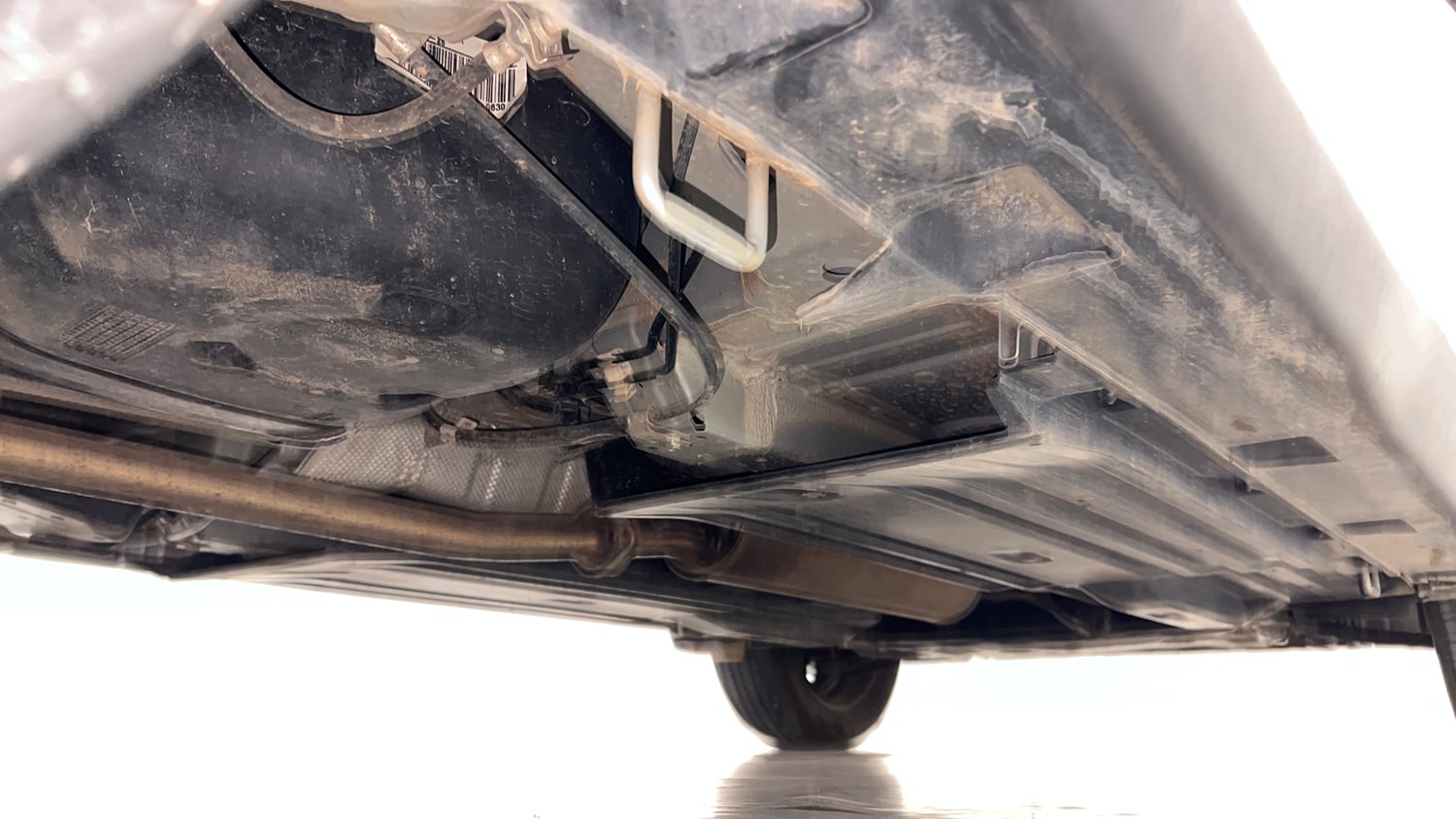 Used 2025 Maruti Suzuki Grand Vitara Delta Smart Hybrid Petrol Manual extra REAR RIGHT UNDERBODY VIEW