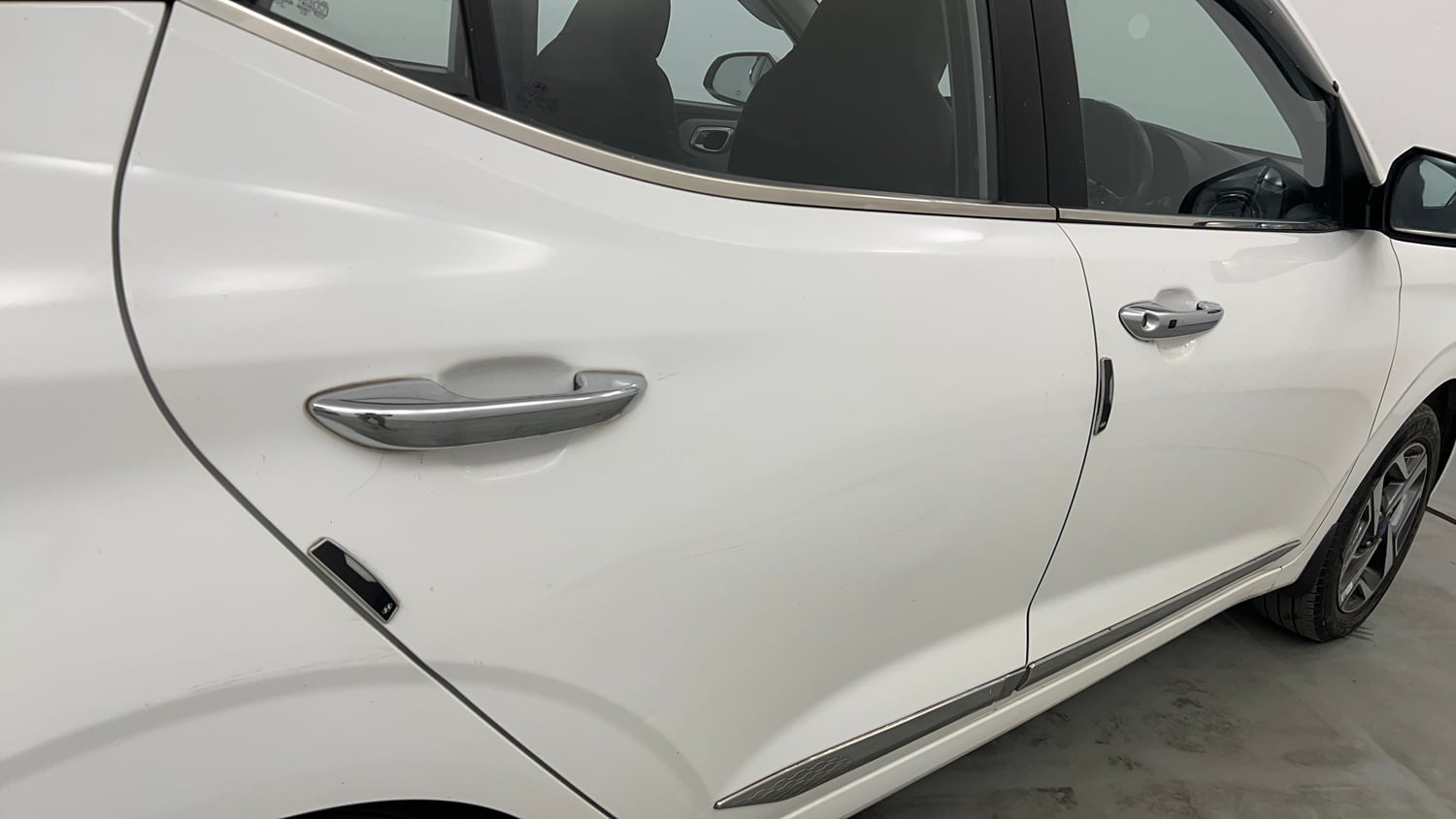 Used 2023 Hyundai Aura SX 1.2 CNG Cng Manual dents MINOR SCRATCH