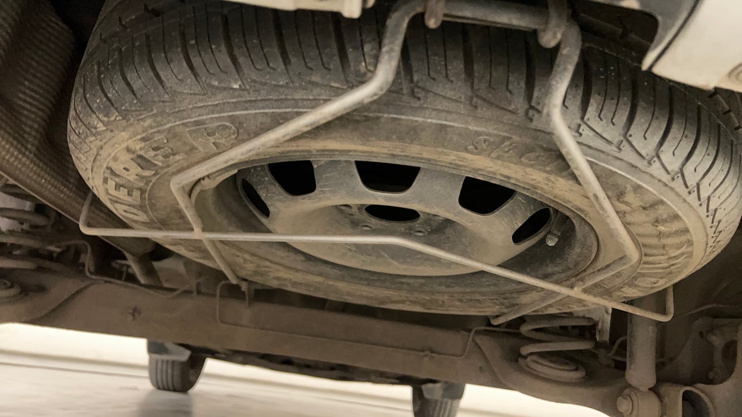 Used 2016 Renault Duster 85 PS RXZ 4X2 MT Diesel Manual tyres SPARE TYRE VIEW