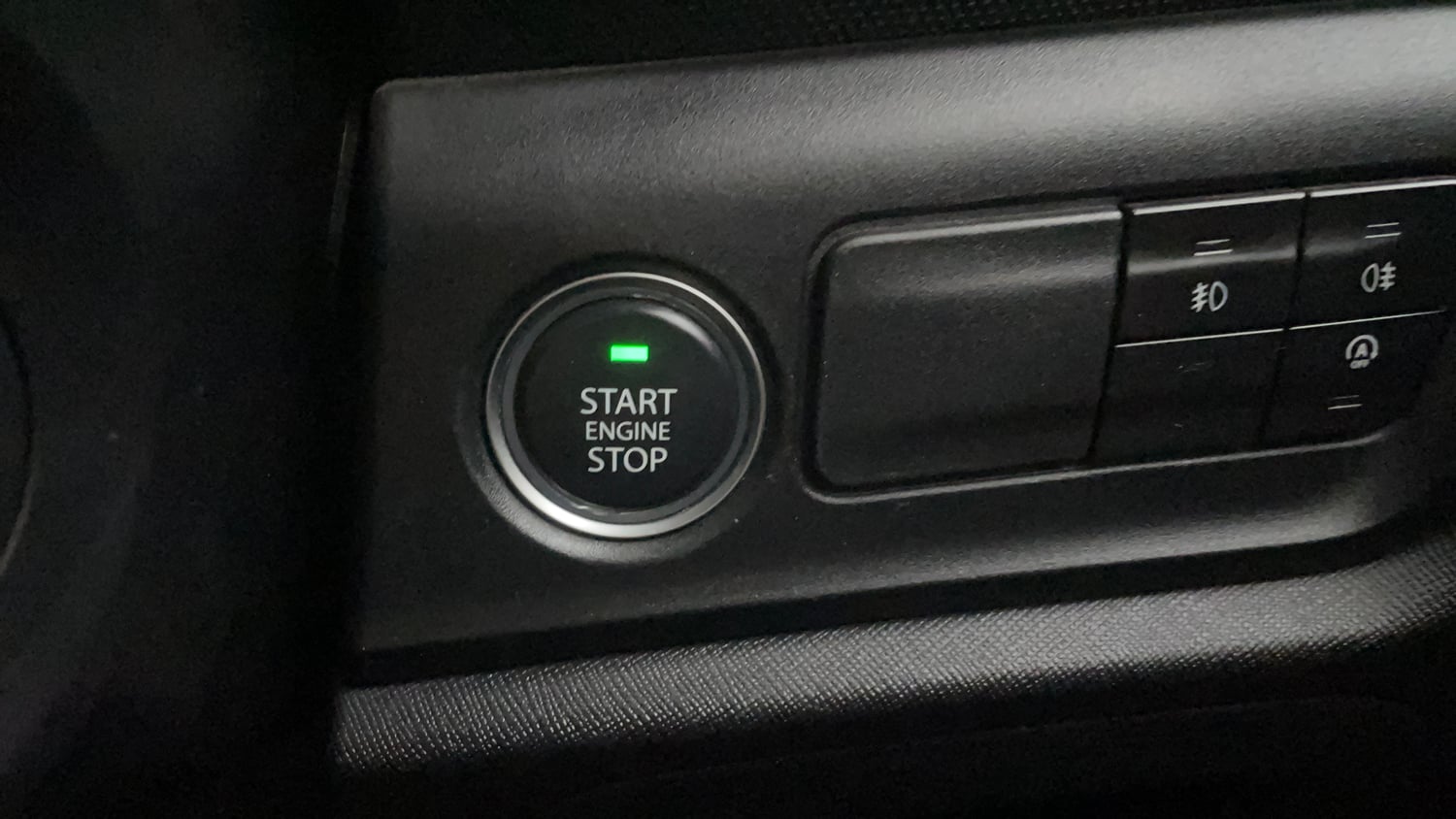 Used 2022 Tata Altroz XZ Plus Petrol Dark Edition Petrol Manual top_features Keyless start
