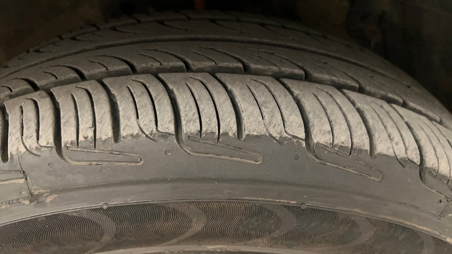 Used 2015 Maruti Suzuki Ciaz VXi+ Petrol Manual tyres RIGHT FRONT TYRE TREAD VIEW