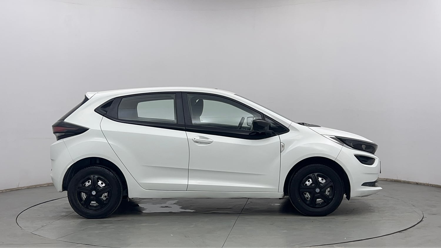 Used 2021 Tata Altroz XE Petrol Petrol Manual exterior RIGHT SIDE VIEW