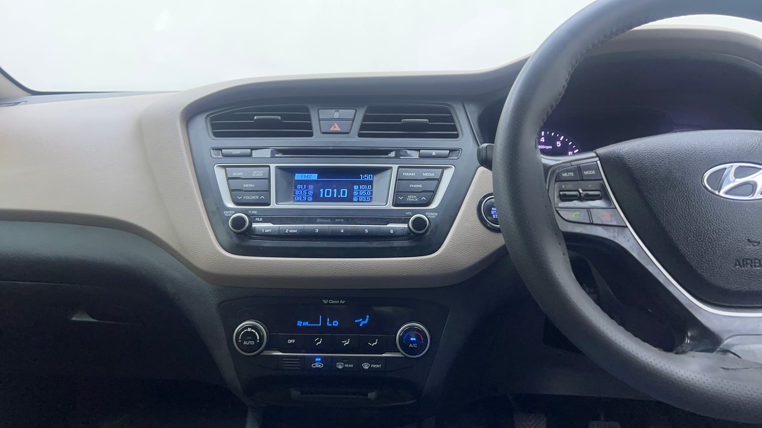 Used 2015 Hyundai Elite i20 Asta 1.2 Petrol Manual interior MUSIC SYSTEM & AC CONTROL VIEW