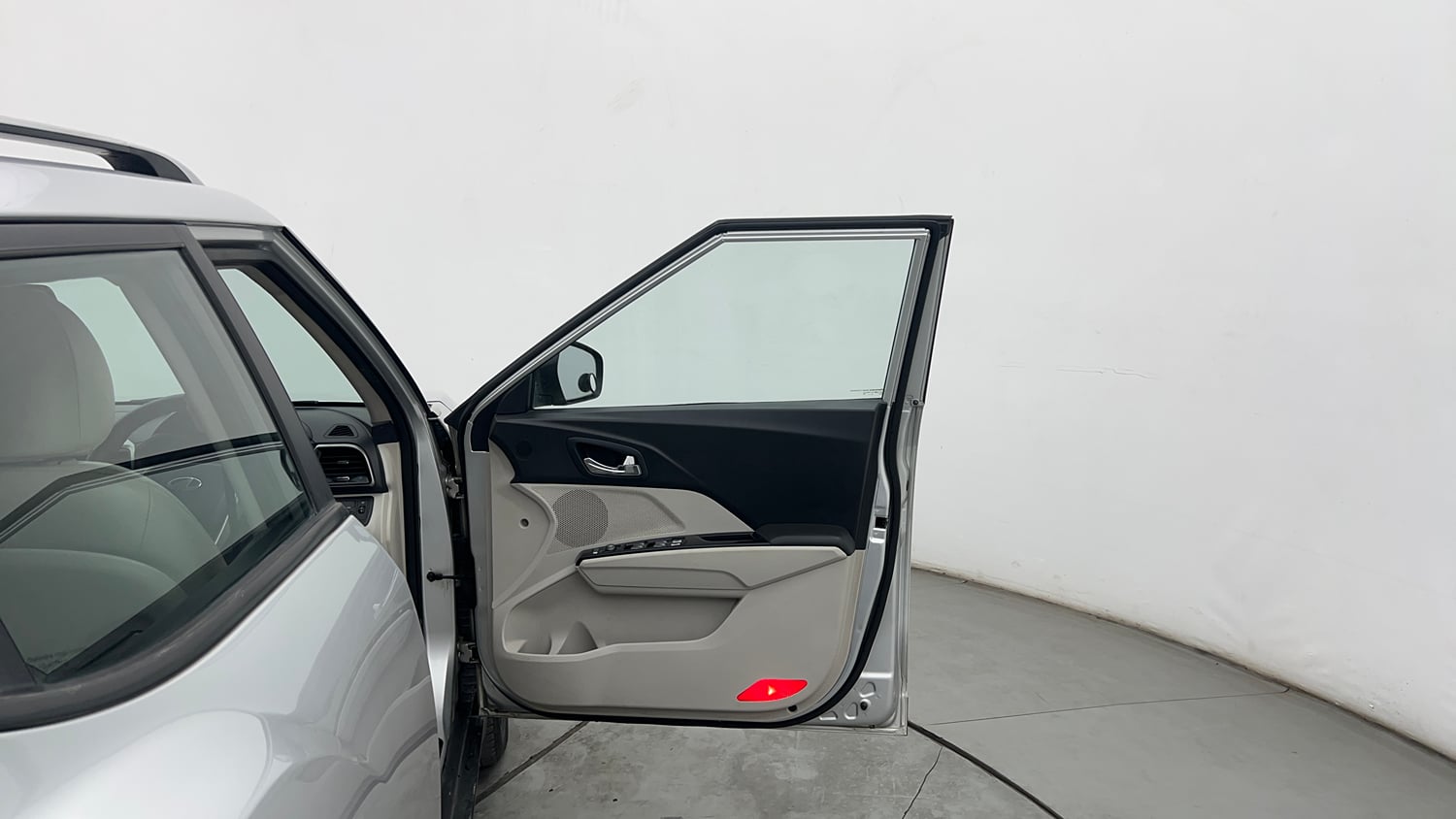Used 2019 Mahindra XUV 300 1.2 W8 (O) Petrol Manual interior RIGHT FRONT DOOR OPEN VIEW
