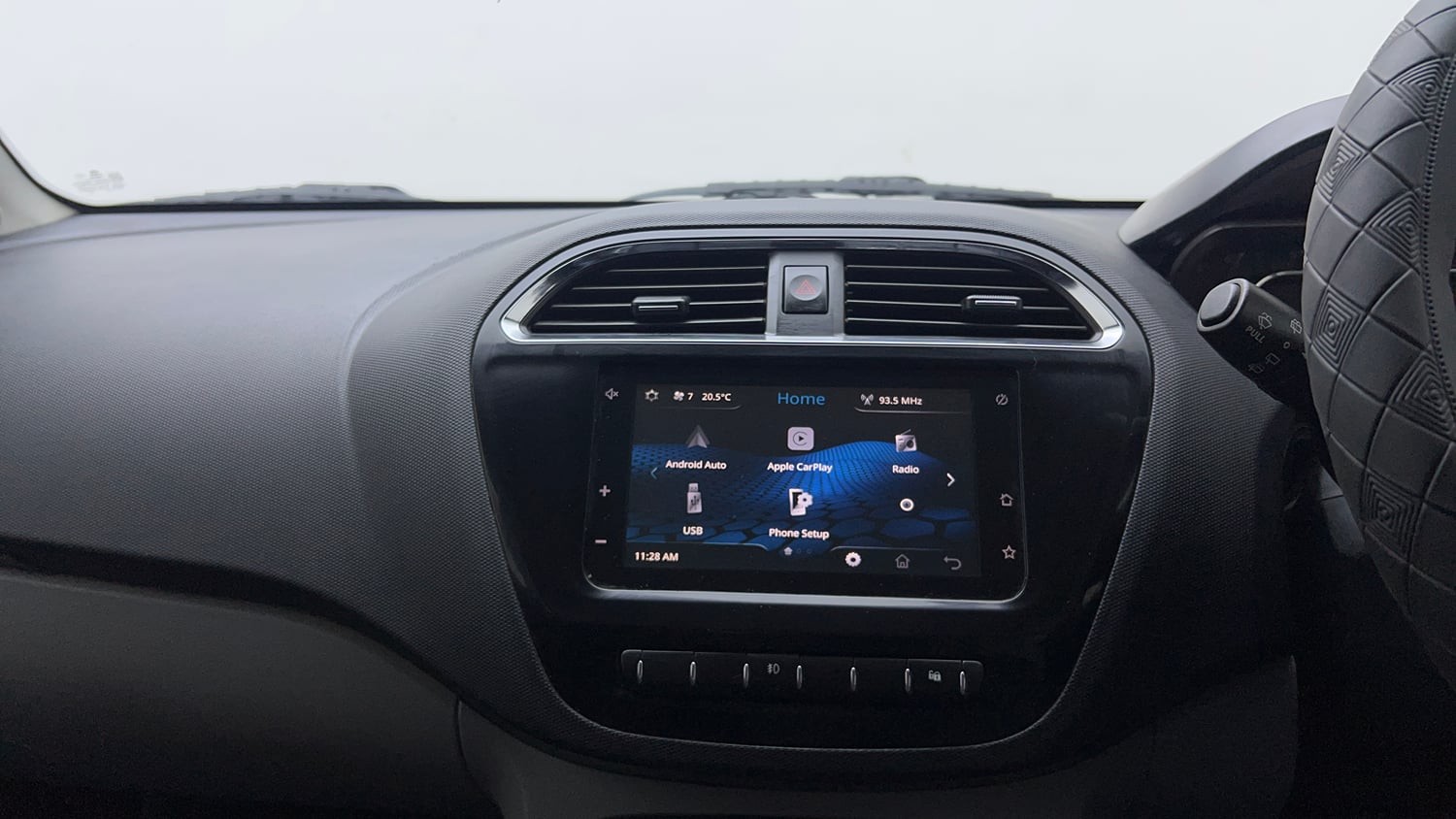 Used 2020 Tata Tiago XZ Plus Petrol Manual top_features Touch screen infotainment system