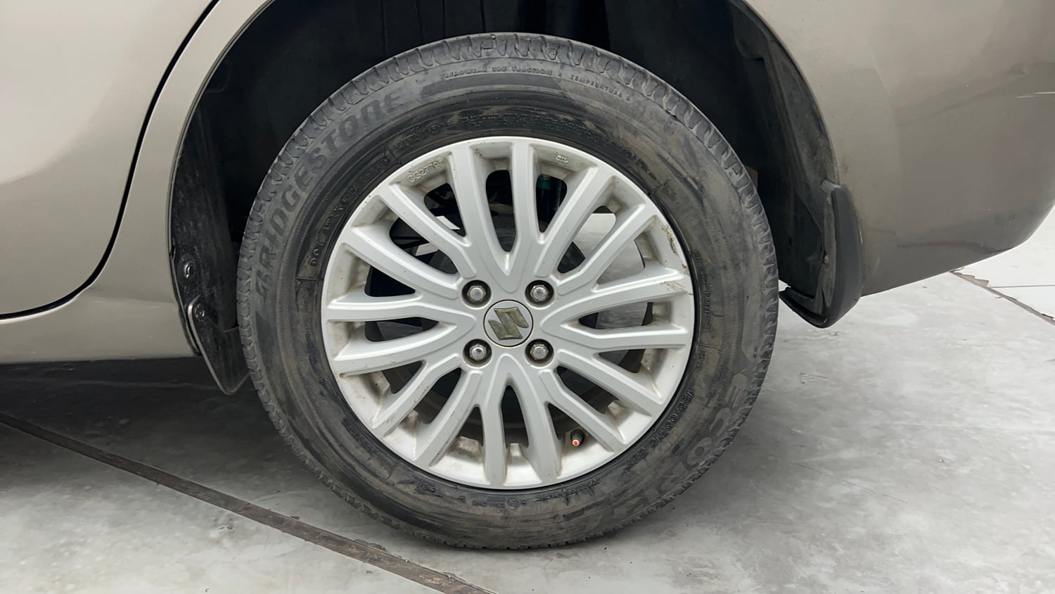 Used 2018 Maruti Suzuki Dzire ZXi Petrol Manual tyres LEFT REAR TYRE RIM VIEW