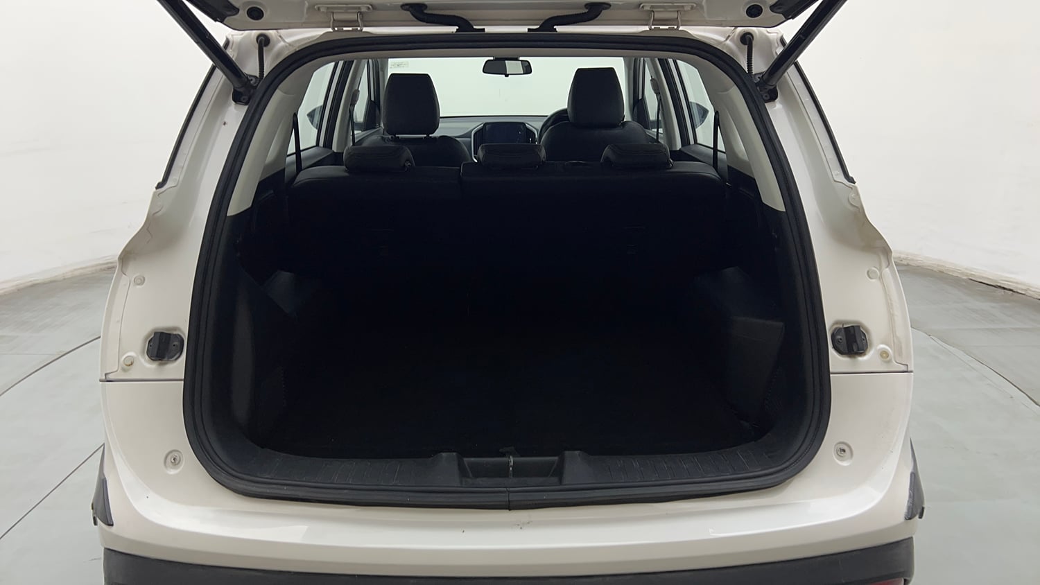 Used 2020 MG Motors Hector Sharp 1.5 DCT Petrol Petrol Automatic interior DICKY INSIDE VIEW