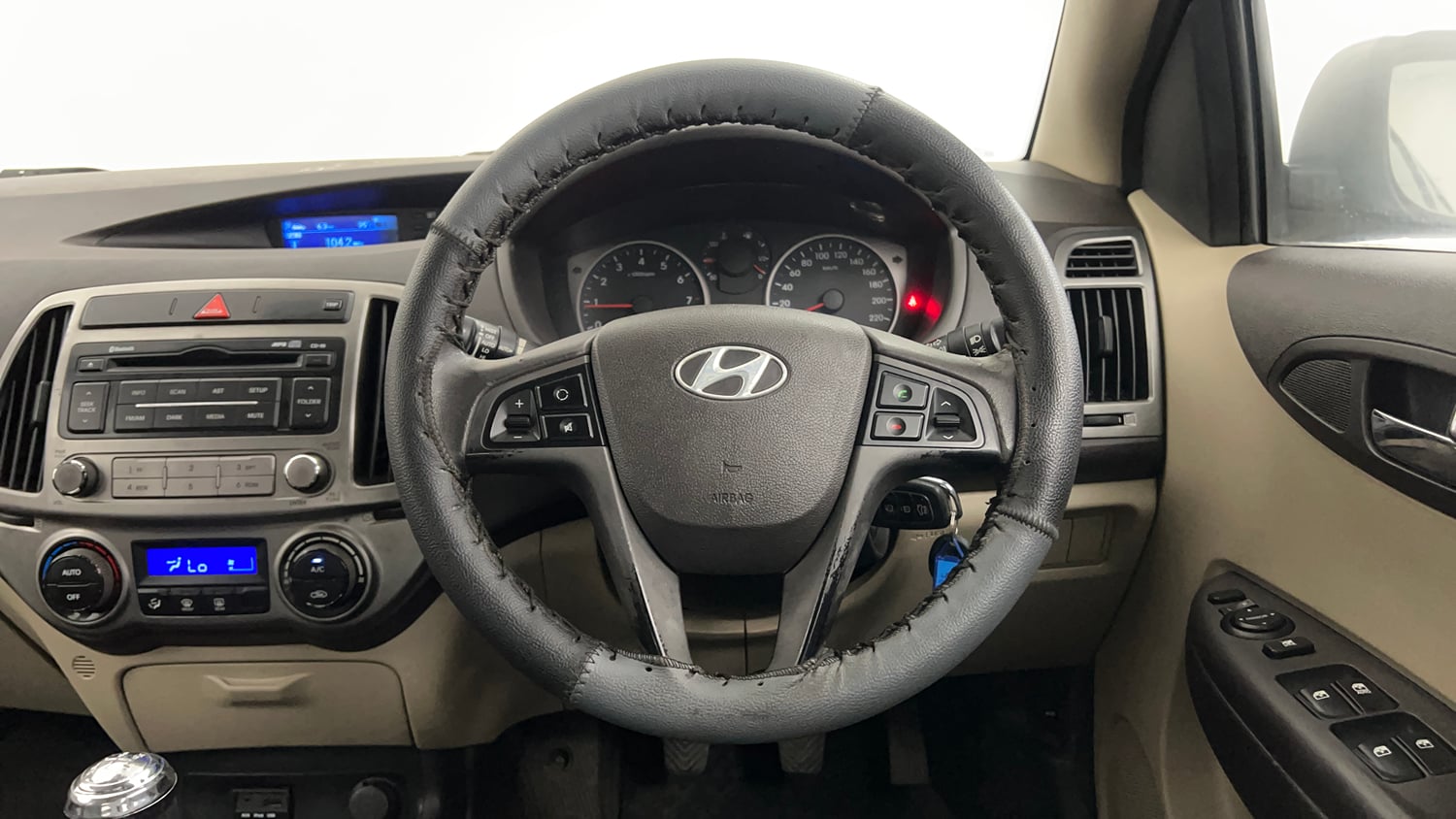Used 2013 Hyundai i20 Sportz 1.2 Petrol Manual interior STEERING VIEW