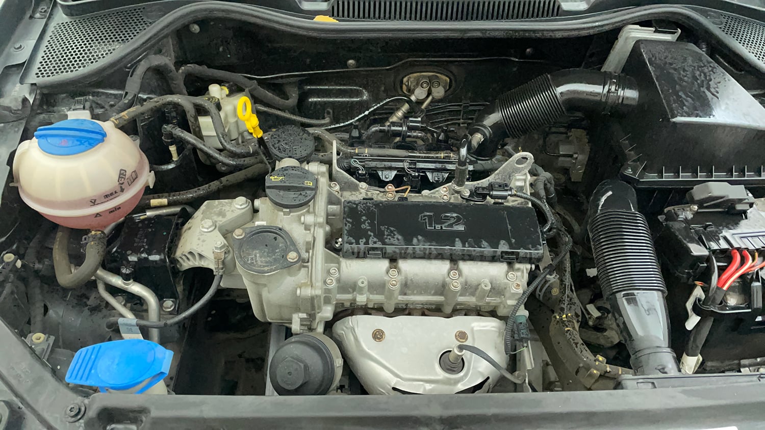 Used 2017 Volkswagen Polo Comfortline 1.2L (P) Petrol Manual engine ENGINE RIGHT SIDE VIEW