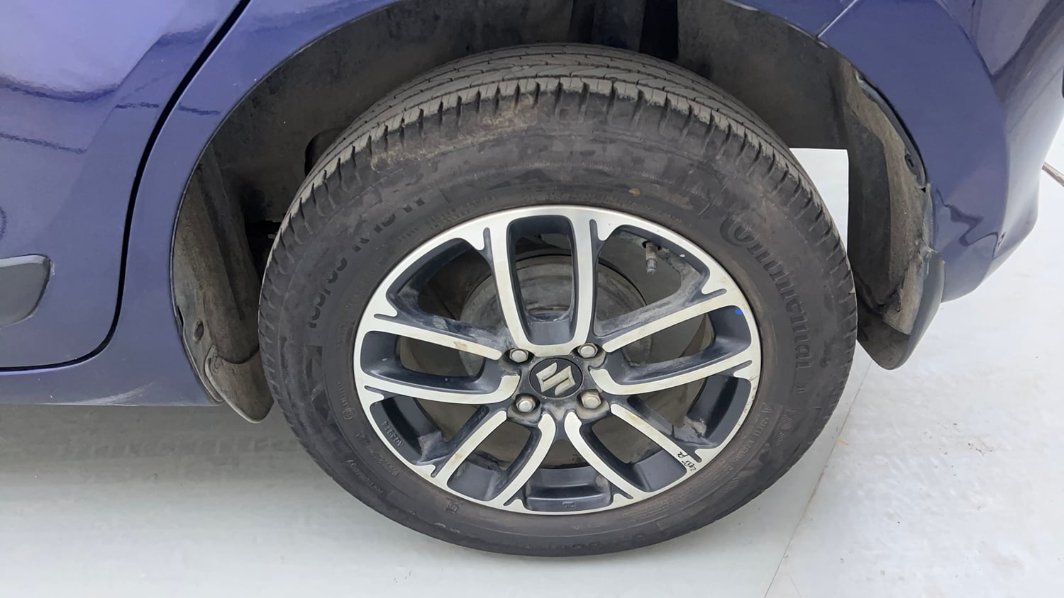Used 2019 Maruti Suzuki Swift ZXi Plus AMT Petrol Automatic tyres LEFT REAR TYRE RIM VIEW