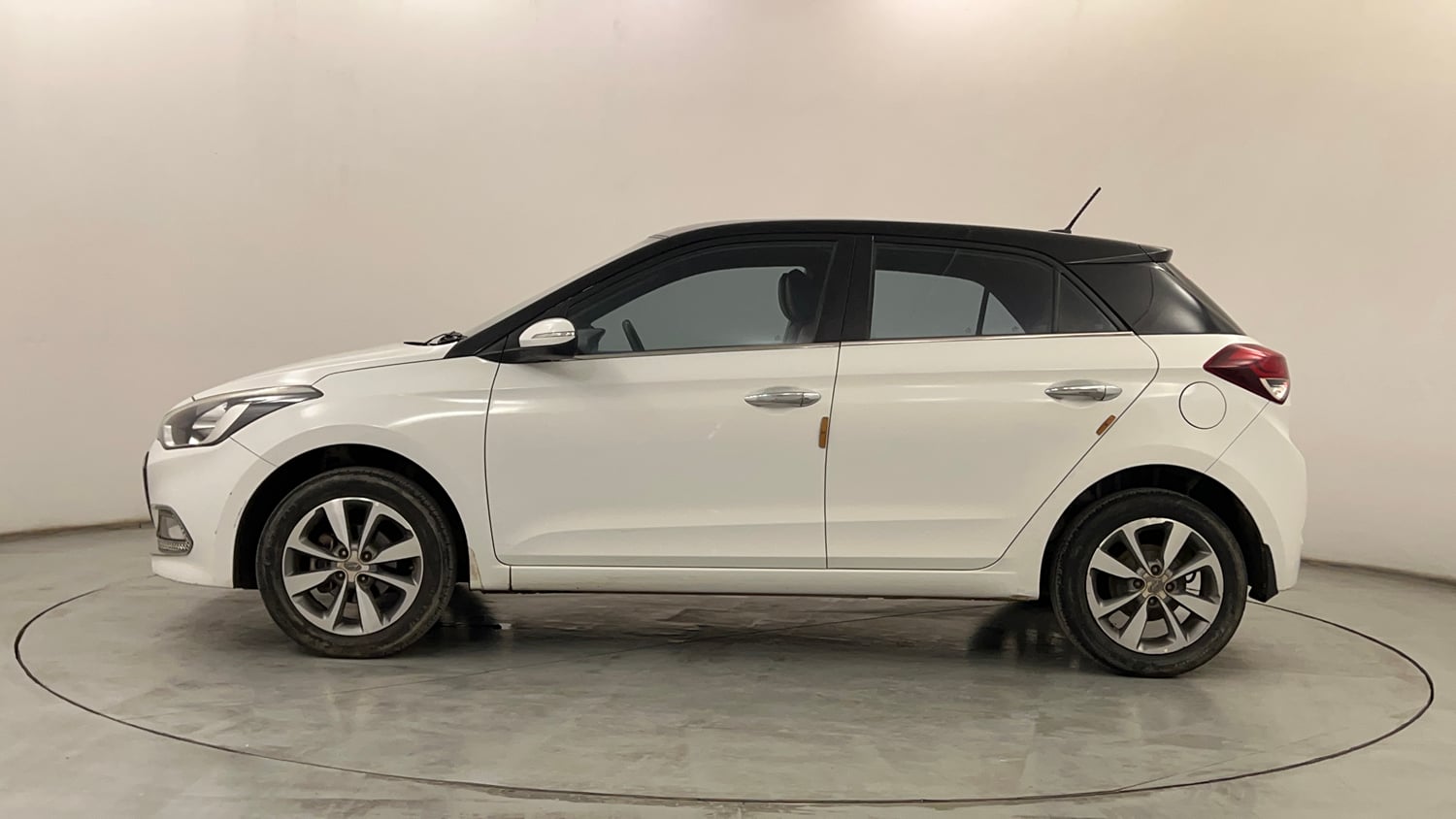 Used 2017 Hyundai Elite i20 Asta 1.2 Dual Tone Petrol Manual exterior LEFT SIDE VIEW