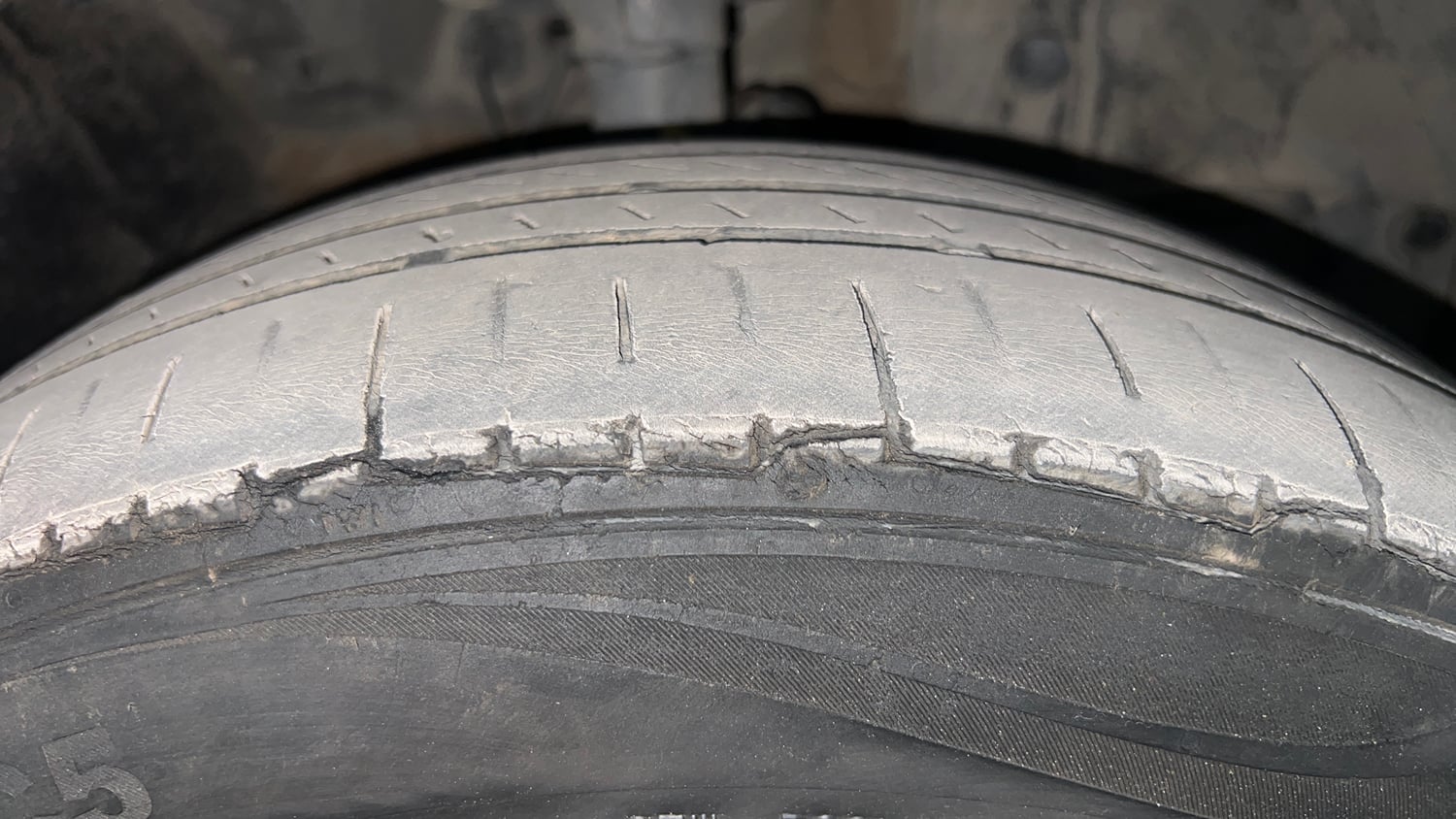 Used 2014 Honda City VX Diesel Diesel Manual tyres RIGHT FRONT TYRE TREAD VIEW