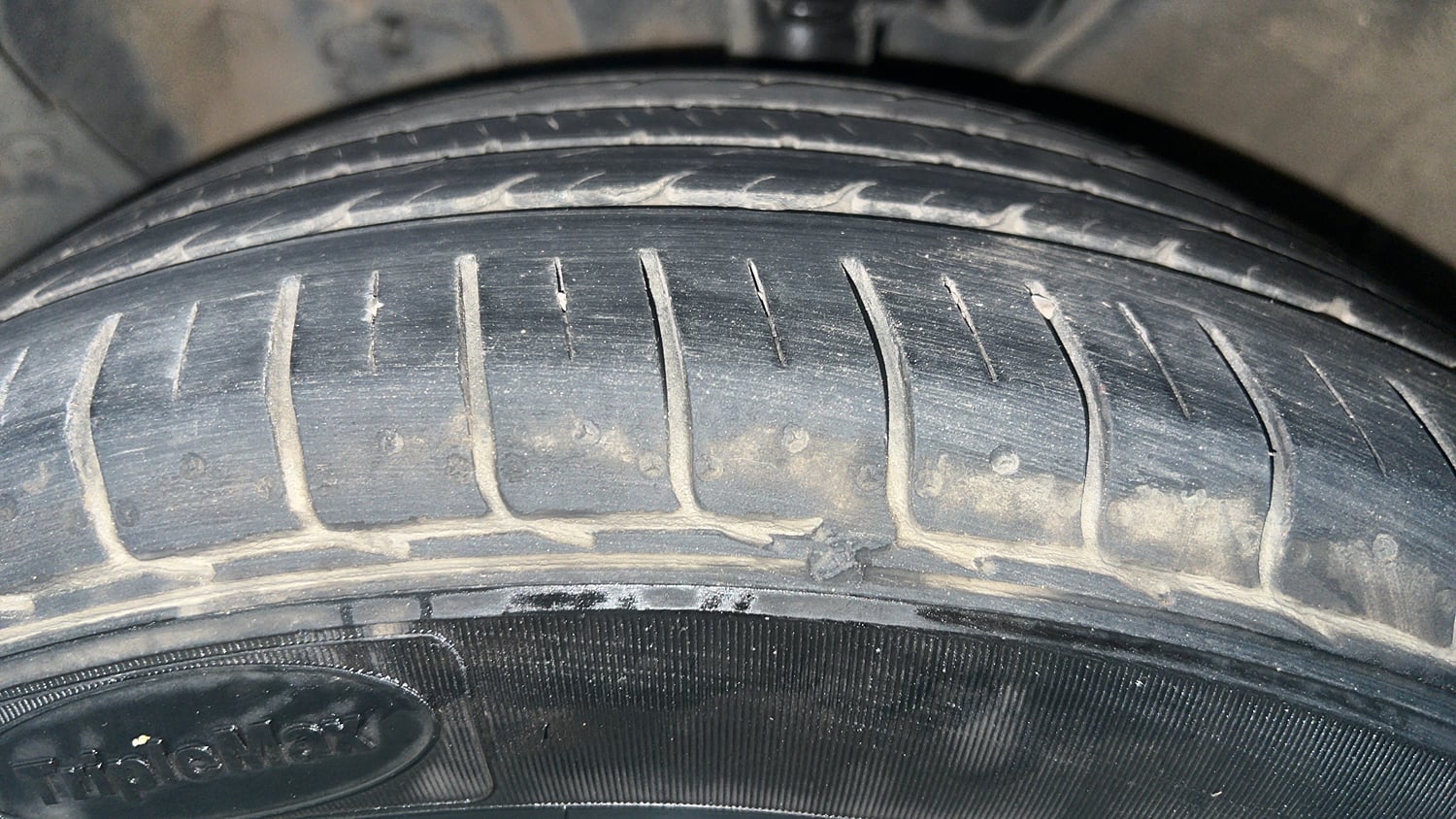 Used 2022 kia Seltos HTX 1.5 IVT Petrol Automatic tyres LEFT FRONT TYRE TREAD VIEW
