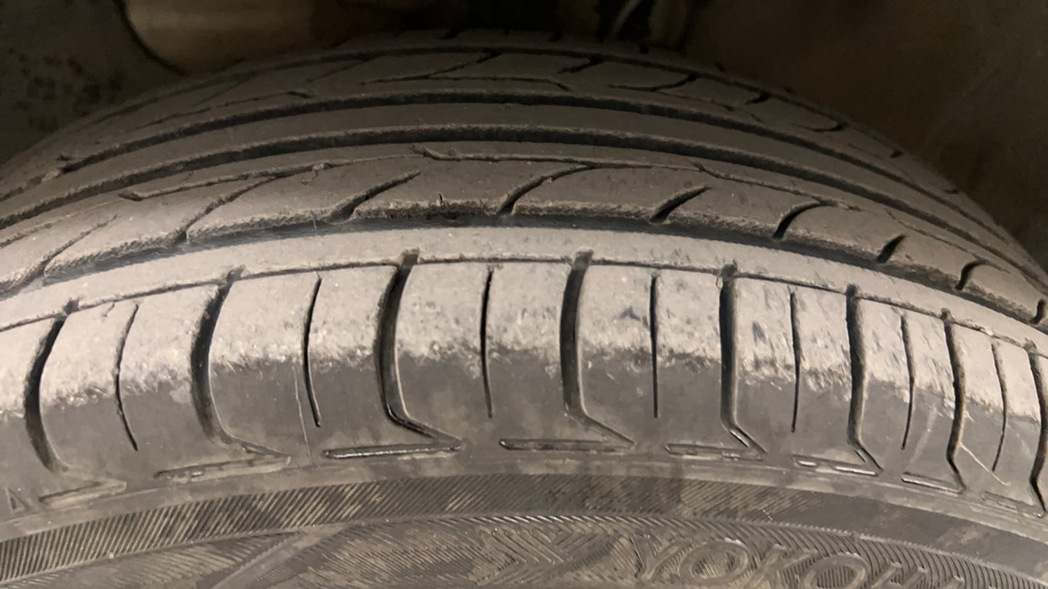 Used 2018 Hyundai Elite i20 Asta 1.2 Petrol Manual tyres LEFT FRONT TYRE TREAD VIEW