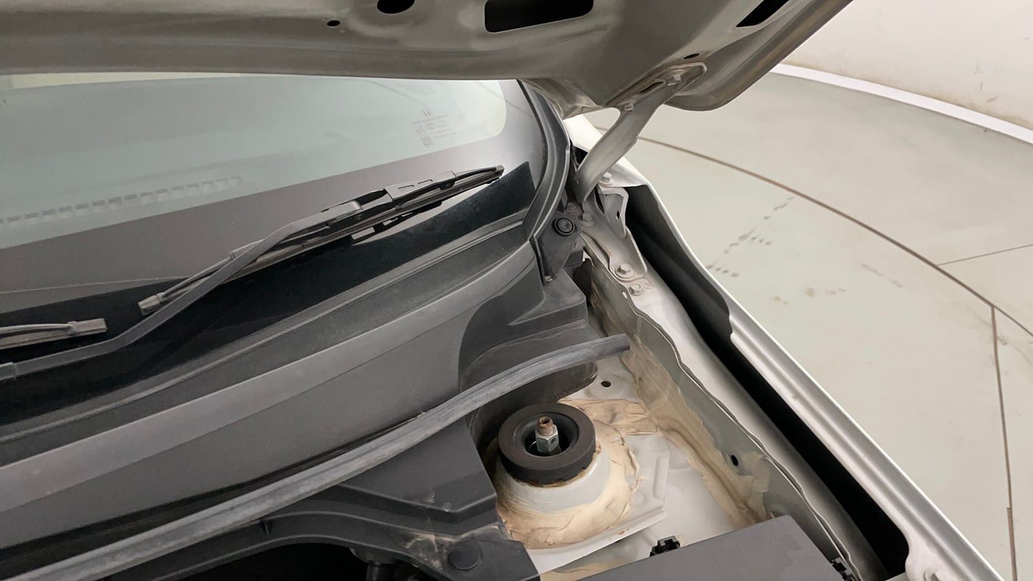 Used 2023 Honda Amaze VX 1.2 Petrol CVT Petrol Automatic engine ENGINE LEFT SIDE HINGE & APRON VIEW