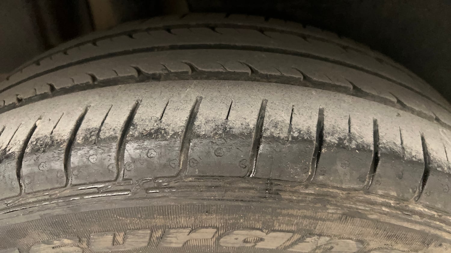 Used 2017 Maruti Suzuki Dzire ZXi AMT Petrol Automatic tyres RIGHT REAR TYRE TREAD VIEW