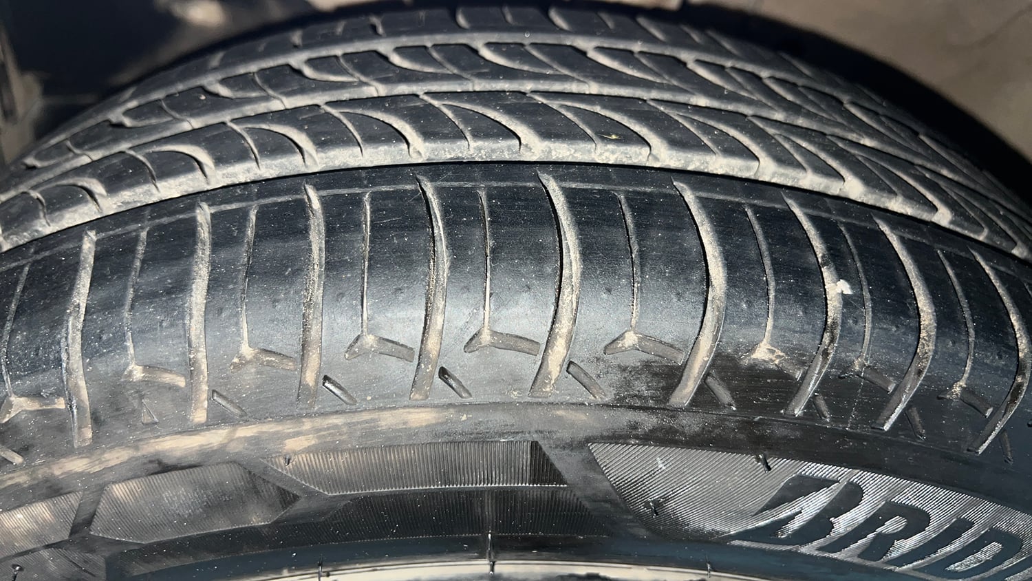 Used 2022 Honda City 4th Generation V Petrol Petrol Manual tyres LEFT FRONT TYRE TREAD VIEW