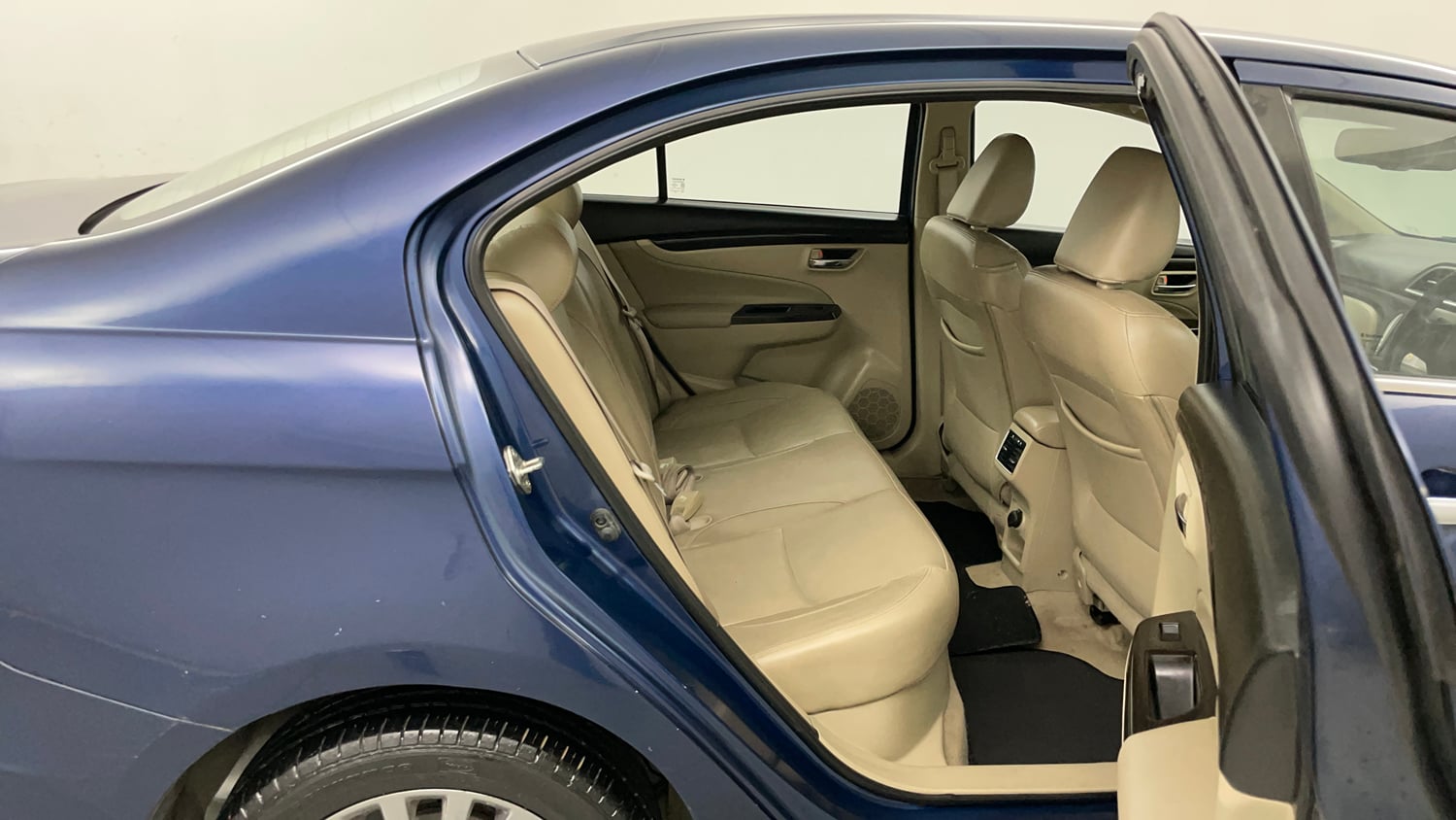 Used 2017 Maruti Suzuki Ciaz Alpha 1.4 MT Petrol Manual interior RIGHT SIDE REAR DOOR CABIN VIEW