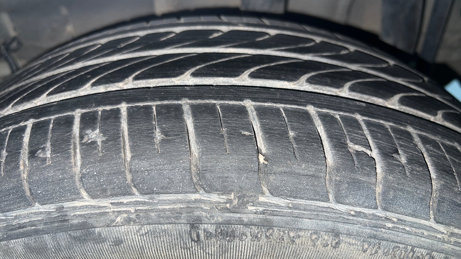 Used 2020 Tata Tiago XZA Plus Petrol Automatic tyres LEFT REAR TYRE TREAD VIEW