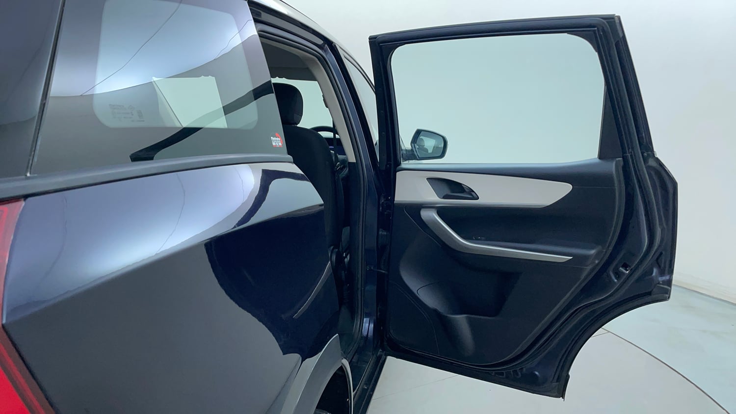 Used 2022 Mahindra XUV700 AX 3 Petrol MT 5 STR Petrol Manual interior RIGHT REAR DOOR OPEN VIEW