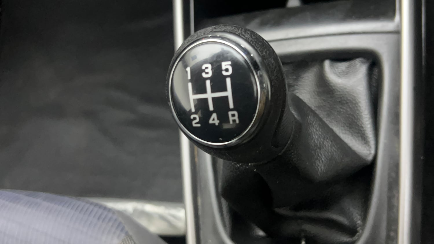 Used 2021 Maruti Suzuki Baleno Zeta Petrol Manual interior GEAR  KNOB VIEW
