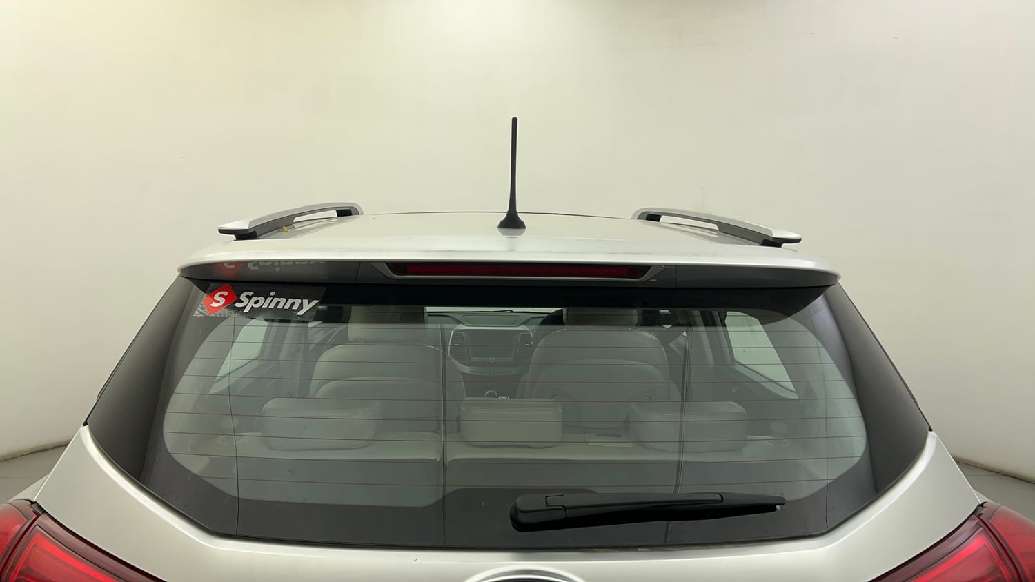 Used 2019 Mahindra XUV 300 1.2 W8 (O) Petrol Manual exterior BACK WINDSHIELD VIEW
