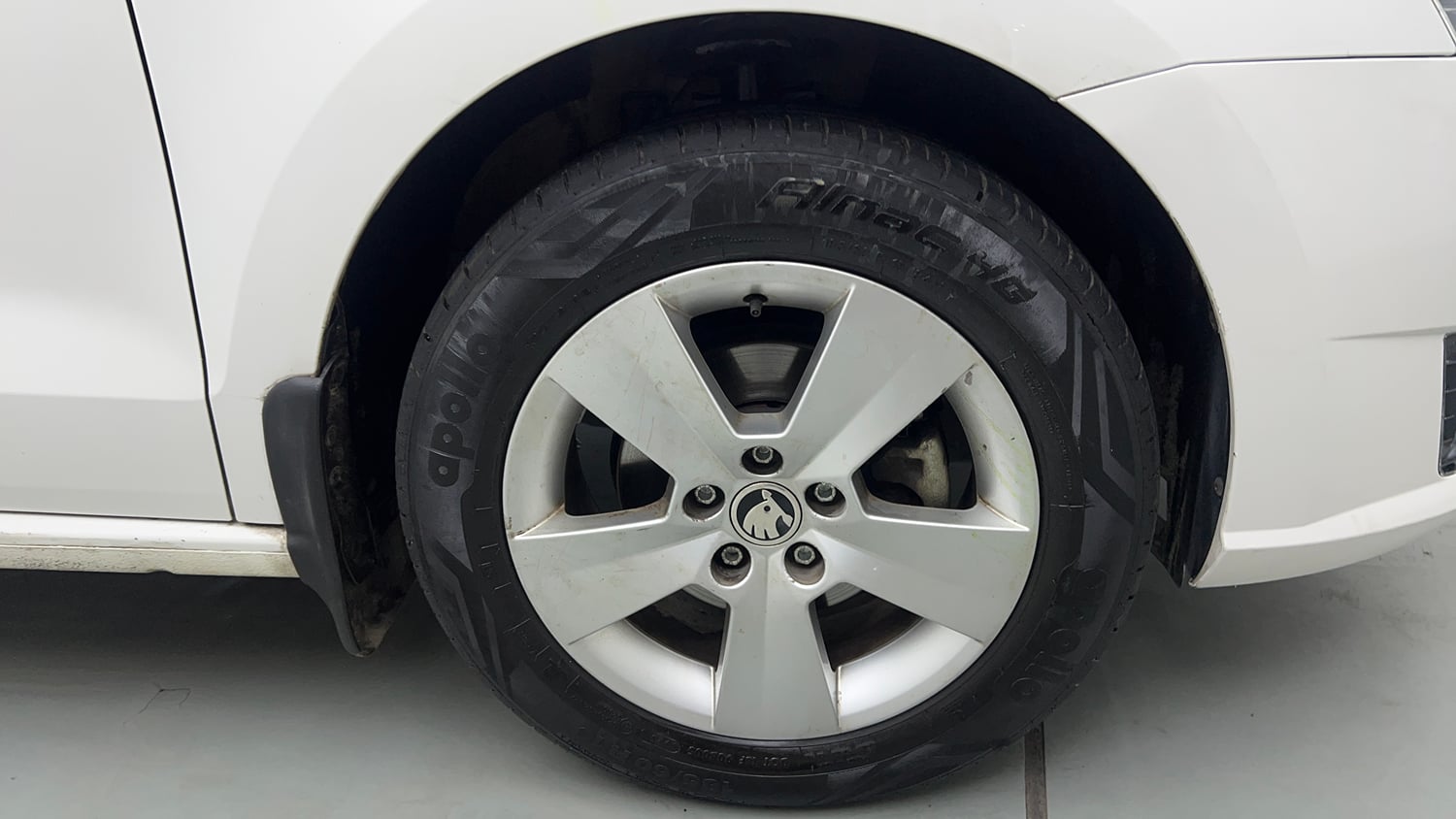 Used 2019 Skoda Rapid Ambition 1.6 MPI Petrol Manual tyres RIGHT FRONT TYRE RIM VIEW
