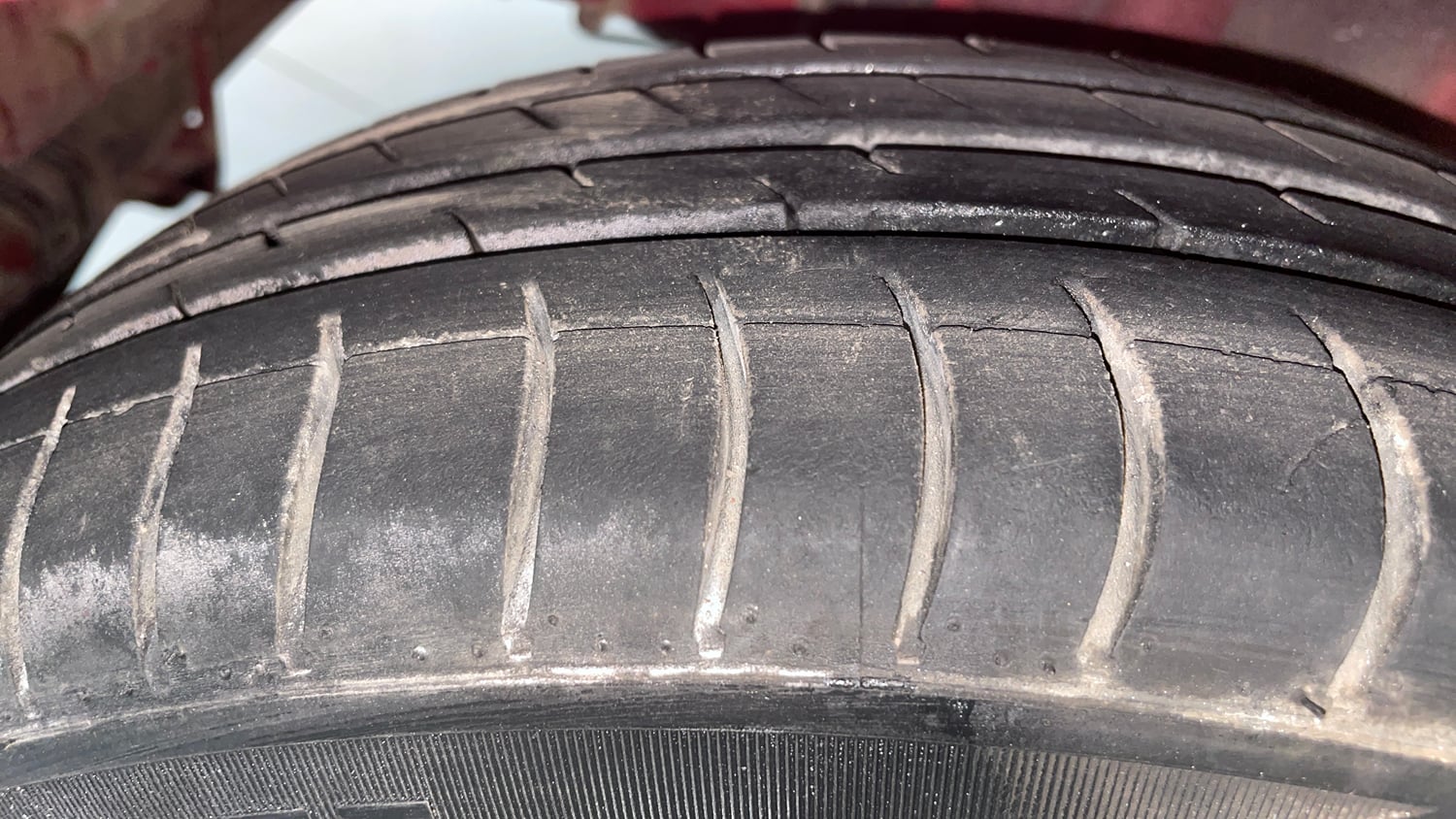 Used 2016 Hyundai Eon Magna + Petrol Manual tyres RIGHT REAR TYRE TREAD VIEW