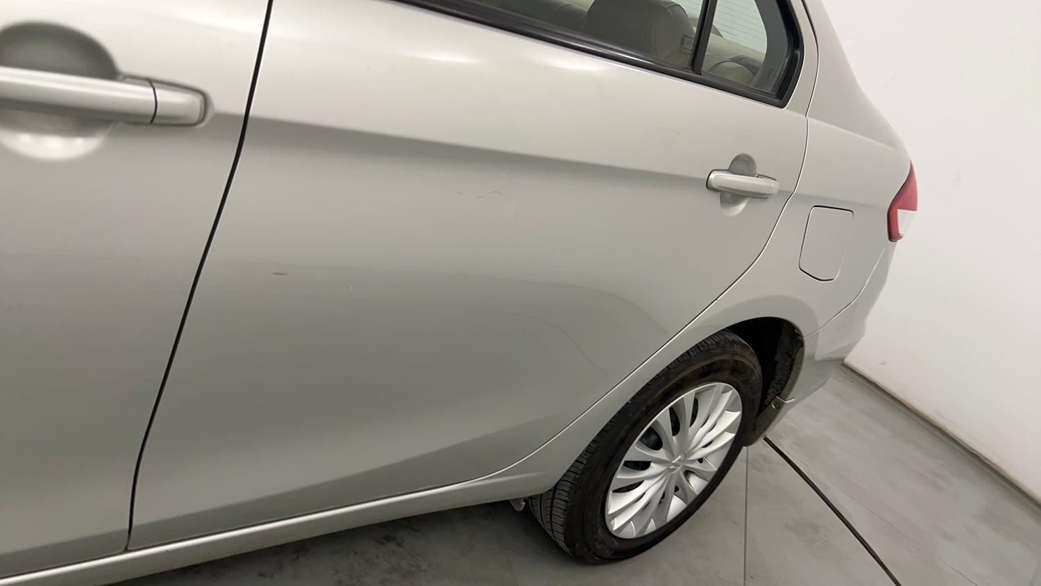 Used 2015 Maruti Suzuki Ciaz VXi+ Petrol Manual dents MINOR DENT